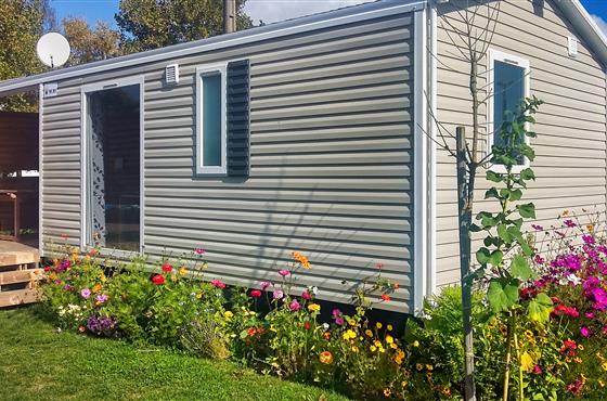 Camping Loire et Châteaux, campsite near the castles of the Loire in Bréhémont, in the Indre et Loire offers the rent of mobile homes and camping pitches, campsite with heated swimming pool in the Val de Loire