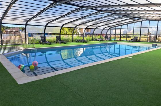 Camping avec piscine couverte et chauffée à Bréhémont en Indre et Loire